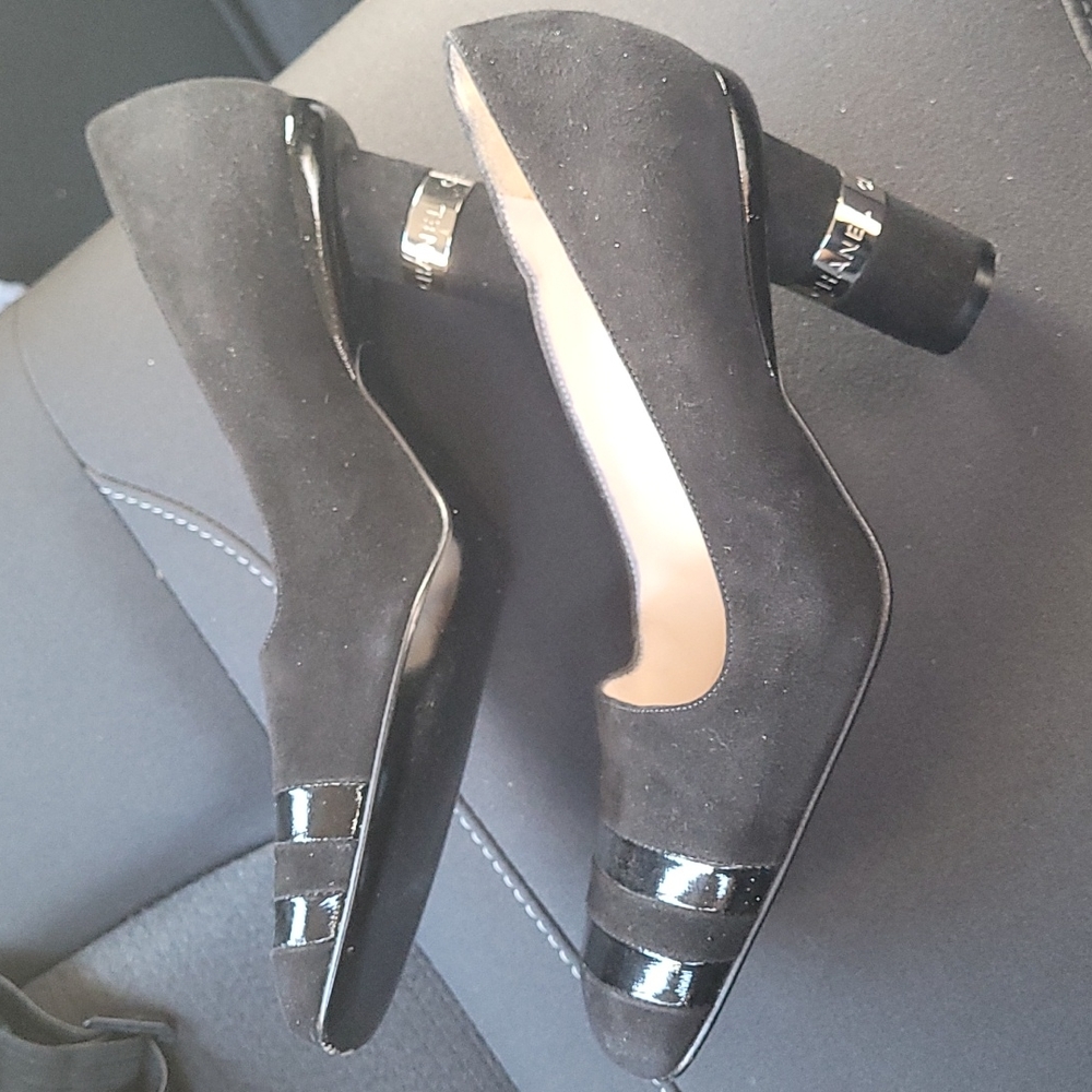 Chanel Heels - Picture 3 of 9
